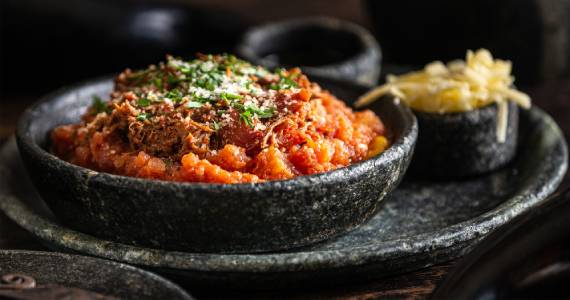 Taverna Medieval celebra Dia das Mães com menu temático em SP