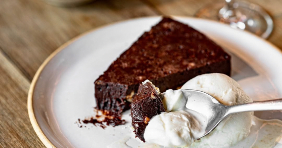 Adega Santiago lança combo exclusivo para o Dia dos Namorados