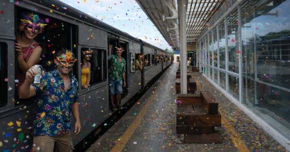 Trem da República no Carnaval: De bilhete avulso a R$ 45 a pacote completo com saída de SP Trem da República no Carnaval: De bilhete avulso a R$ 45 a pacote completo com saída de SP