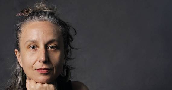 Marina Corazza Lança Coletânea de Peças Curtas no Edifício Copan