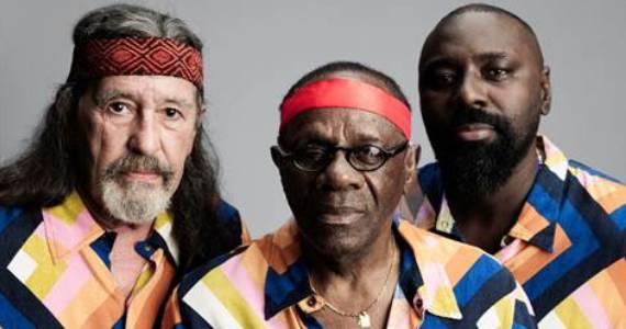 Trio Mocotó toca o velho samba raiz no show 