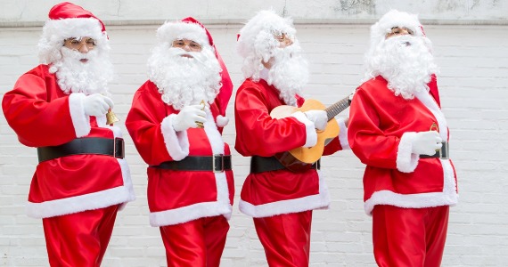 Trovadores Noéis encantam São Paulo com serenatas natalinas