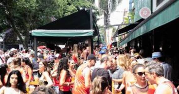Vaca Véia entra no clima da Folia: Bloco do Eugênio: Caça e Caçador