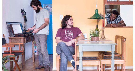 Vitrola Sintética faz show gratuito do álbum 