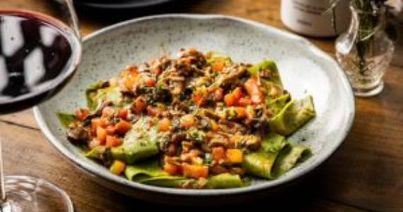 Zena comemora 17 anos com menu exclusivo para o aniversário de SP