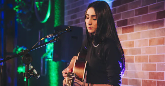 Aline Belliato no Boteco Boa Praça - Itaim