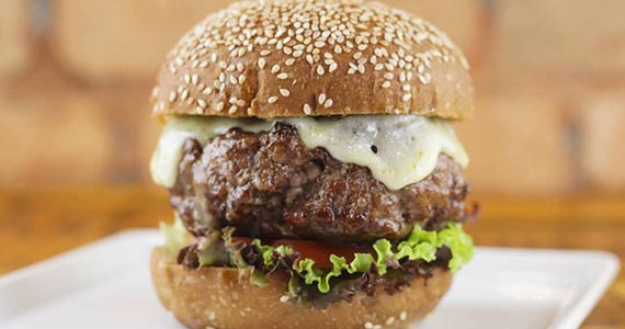Jazz Restô & Burgers comemora aniversário com hambúrgueres de graça Eventos BaresSP 570x300 imagem