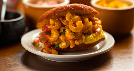 O restaurante Baiano de Dois prepara pacote de confraternização à moda baiana