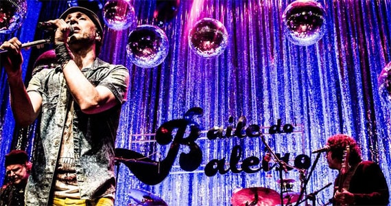 Com um espírito alegre e irreverente o Baile do Baleiro chega ao Bourbon Street Music Club