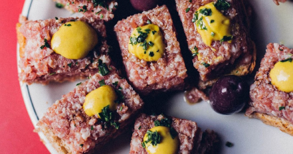 Bar Léo e Bar do Luiz se juntam para ação especial