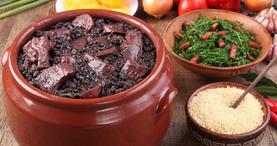 Muito samba com o Grupo InovaSamba animando o Quintal do Justa