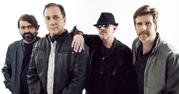Biquíni Cavadão celebra 34 anos de carreira com show no Teatro Bradesco Biquíni Cavadão celebra 34 anos de carreira com show no Teatro Bradesco