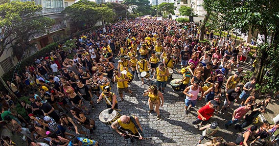 Carnaval de rua em São Paulo com Bloco 77 - Os Originais do Punk