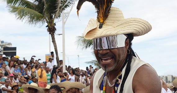 Direto de Salvador, Carnaval SP tem o desfile do Bloco Ajayô Kids com Carlinhos Brown  Eventos BaresSP 570x300 imagem