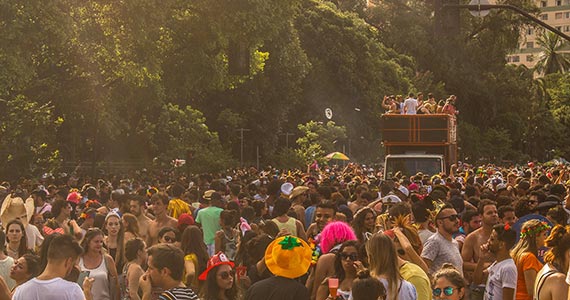 Carnaval de rua em São Paulo com Bloco Transa