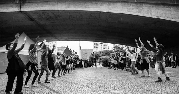 Domingo é dia de curtir o bloco afro Ilú Obá de Min no Centro de SP