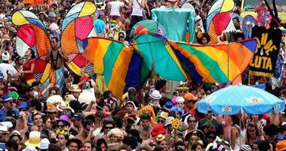 Bloco A PUC Que Te Pariu no agito do esquenta carnaval 2017 em frente a PUC Eventos BaresSP 570x300 imagem