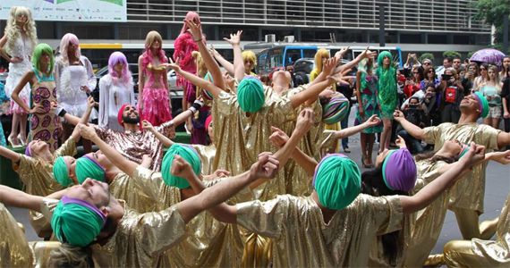 Domingo o Bloco Cosmic Dance percorre a Rua Dr. Virgilio de Carvalho Pinto, em Pinheiros Eventos BaresSP 570x300 imagem