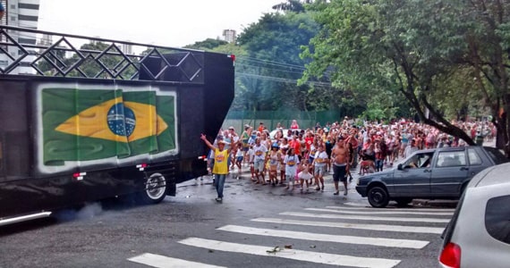 Bloco Unidos do Jardim São Paulo pula o Carnaval de Rua na zona norte de São Paulo Eventos BaresSP 570x300 imagem