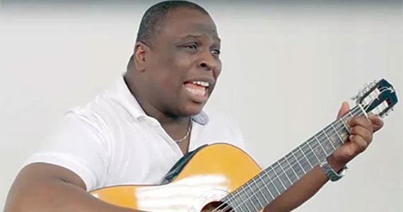 Samba de qualidade com o cantor Boca Nervosa animando a sexta no Boteco São Paulo 