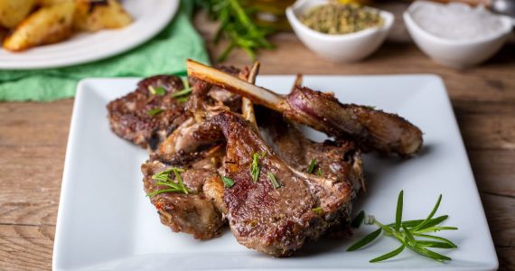 Páscoa no Restaurante Camauê - Holiday Inn Páscoa no Restaurante Camauê - Holiday Inn