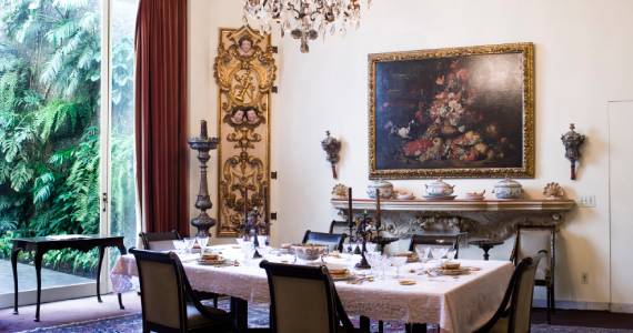 Exposição Mesa (EX) Posta na Casa Museu Ema Klabin