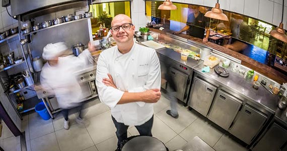 Rodrigo Martins leva receita especial para o projeto ”Chefs em Casa” do BEC BAR Eventos BaresSP 570x300 imagem