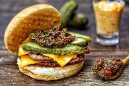 Dia Mundial do Hambúrguer no Chimi Choripanes