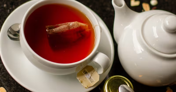 Chá da Tarde no Grand Mercure Ibirapuera reúne confeitaria artesanal e bebidas especiais