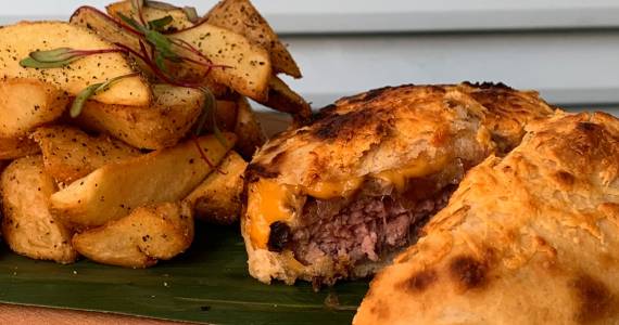 Dia do Hambúrguer no Papaya Café