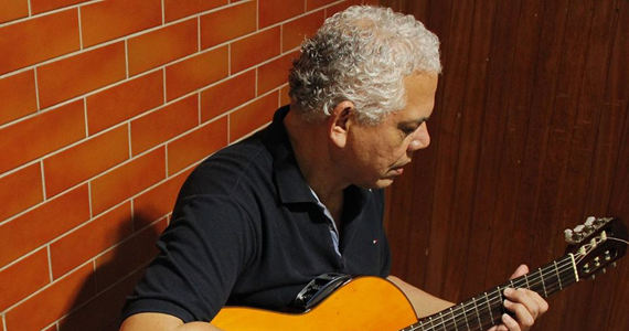 Dorado se apresenta no Quintal do Espeto Alto da Lapa