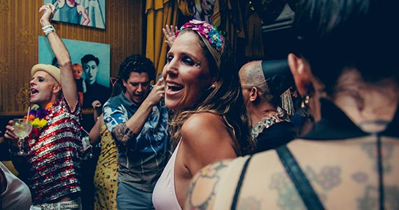 Drosophyla Bar entra em clima de Carnaval à moda antiga Drosophyla Bar entra em clima de Carnaval à moda antiga