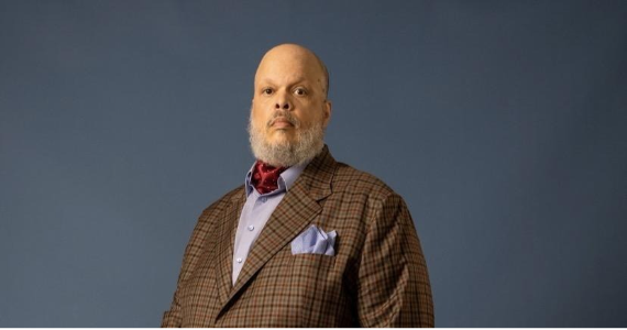 Ed Motta celebra 30 anos de “Manual Prático” em show no Teatro Bradesco, em São Paulo