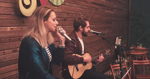 Show de Gabi Cavalcanti no Quintal do Espeto Moema Carinás Show de Gabi Cavalcanti no Quintal do Espeto Moema Carinás