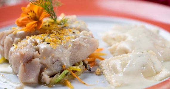 Holiday Inn Parque Anhembi servirá brunch especial no Dia dos Pais