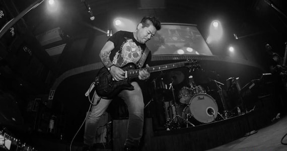 Show da banda Hot Rocks acompanhada de Claudio Merlin e Dj Dinho Garcia no Bar Charles Edward