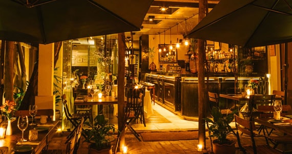 Comemoração do Dia dos Pais no restaurante Jacarandá com delícias da culinária sul americana