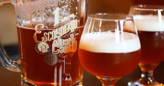 Dia do Hambúrguer com Jim Beam no Esconderijo Juan Caloto