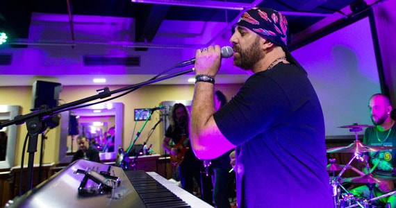 Show da banda Mr. Legacy no Stones Music Bar