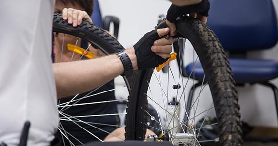 Oficina mecânica e Pedal Noturno são realizados no Sesc Paulista na Semana Move