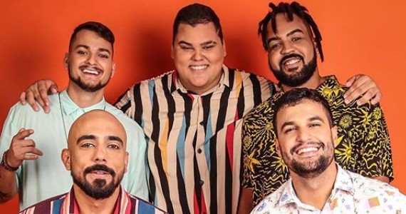 Senhor Boteco apresenta série de concertos Drive in com a participação do grupo Menos é mais Senhor Boteco apresenta série de concertos Drive in com a participação do grupo Menos é mais