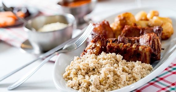 Cantina Montechiaro prepara Leitão à Pururuca especialmente para o Dia dos Pais