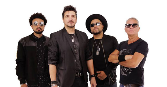 Mr. Phoenix sobe ao palco do The Blue Pub com muito rock Mr. Phoenix sobe ao palco do The Blue Pub com muito rock