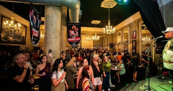 Bar Brahma celebra novembro com samba, tributos e novos talentos