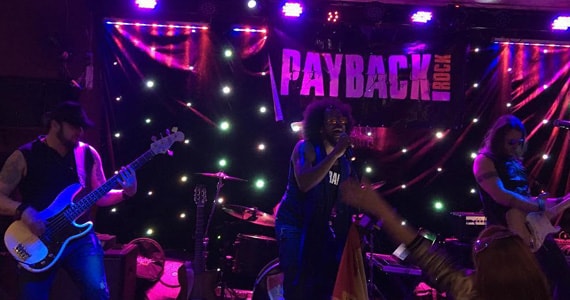 Show da banda Payback Rock no The Blue Pub