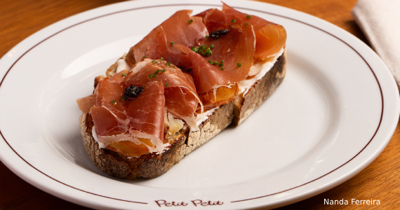 Dia das Mães no Petit Petit Bistrô