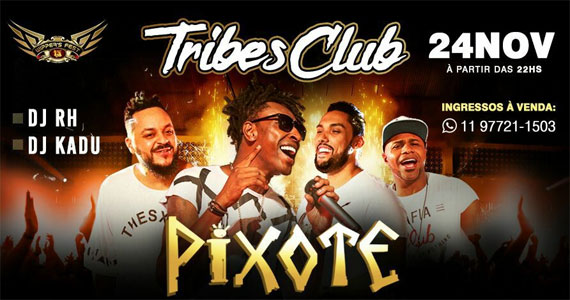 O grupo de pagode Pixote sobe no palco do Tribes Club