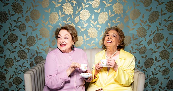 As atrizes Eva Wilma e Suely Franco se reúnem para um divertido espetáculo Eventos BaresSP 570x300 imagem
