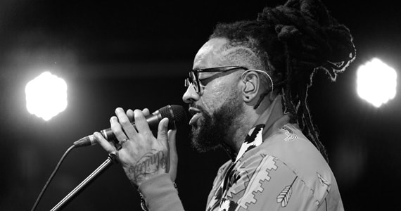 Rael canta clássicos de Vinicius de Moraes em show intimista no Bourbon Street Music Club Eventos BaresSP 570x300 imagem
