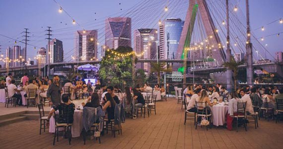Varanda Estaiada - Restaurante open-air com DJ's convidados e vista para Ponte Estaiada Eventos BaresSP 570x300 imagem